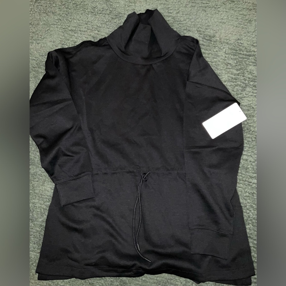 Black Athleta Sinch waist turtleneck comfy top